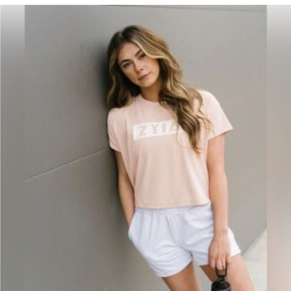 Zyia crop tee
